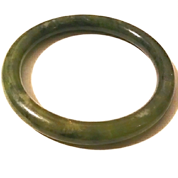 VINTAGE Solid Green Gemstone Bangle Bracelet - Picture 2 of 4